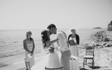 a sunny funny stylish sardinian wedding